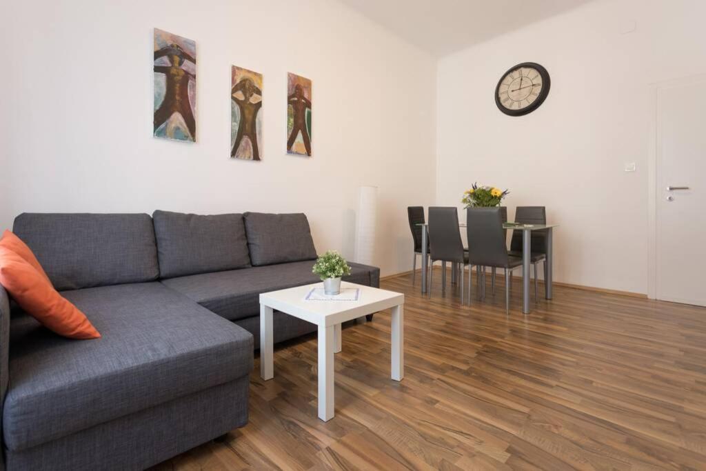16 C&J'S Apartment Wien Exteriör bild
