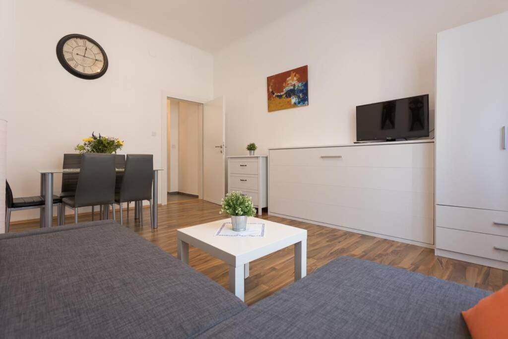 16 C&J'S Apartment Wien Exteriör bild